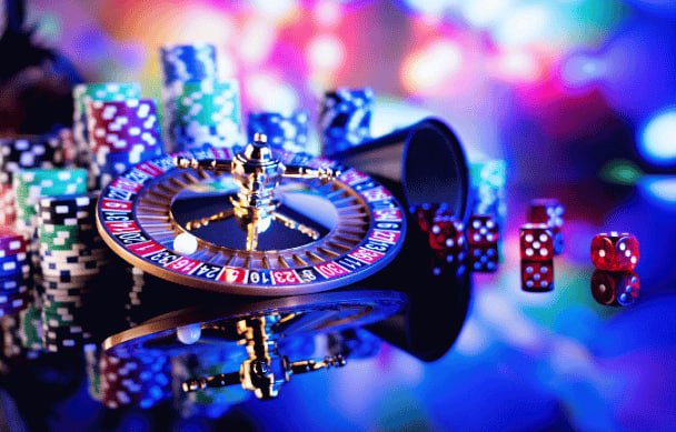 Người dùng Việt Nam quay slot nổ hũ jackpot trên điện thoại di động tại nhà